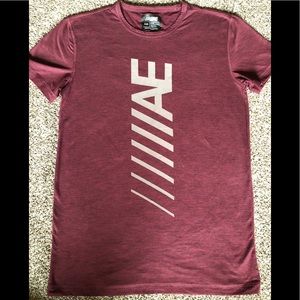 Men’s American Eagle T-shirt.